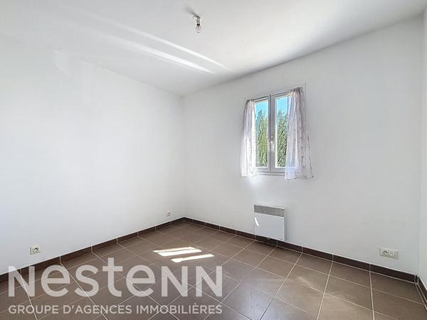 Salon-de-Provence, maison de 78m² , 3 chambres, terrasse , garage et place privative