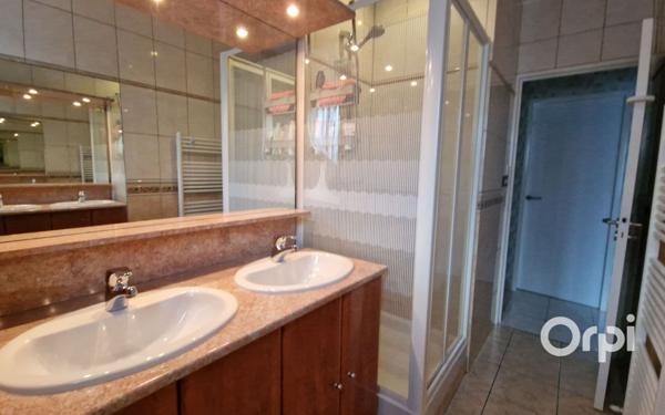 Maison à vendre    5 pièces •  Le Gua