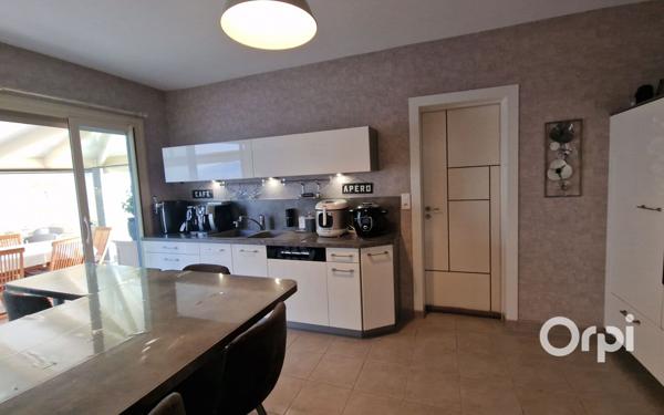 Maison à vendre    5 pièces •  Le Gua