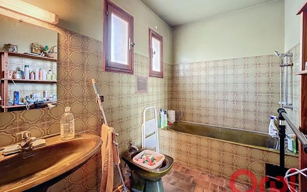 Maison à vendre    6 pièces •  Saint-Estève