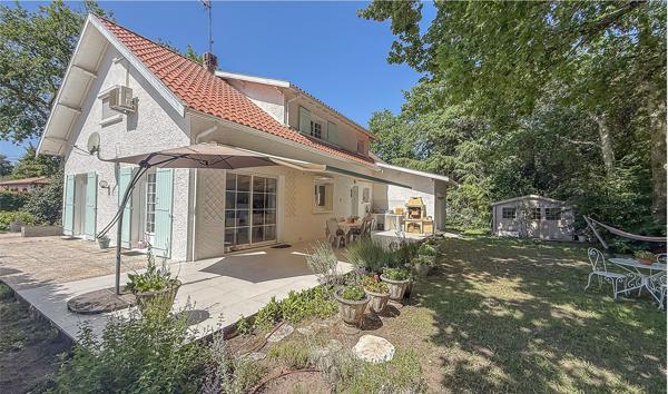 Maison Charmante maison Familiale rénovée 189m² - La Garenne - Coup de coeur ! 189.37 m²