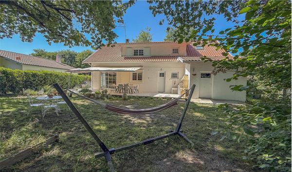 Maison Charmante maison Familiale rénovée 189m² - La Garenne - Coup de coeur ! 189.37 m²