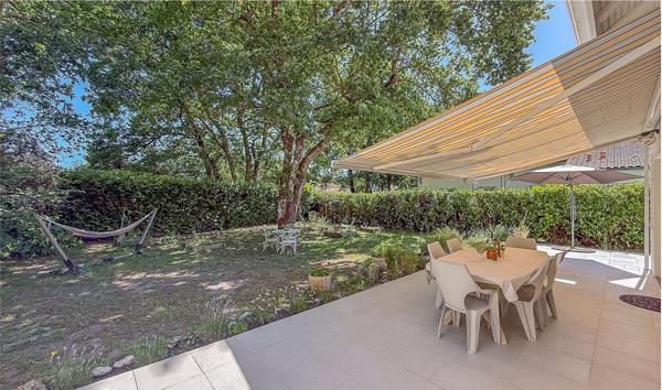 Maison Charmante maison Familiale rénovée 189m² - La Garenne - Coup de coeur ! 189.37 m²