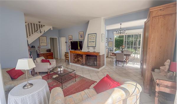 Maison Charmante maison Familiale rénovée 189m² - La Garenne - Coup de coeur ! 189.37 m²