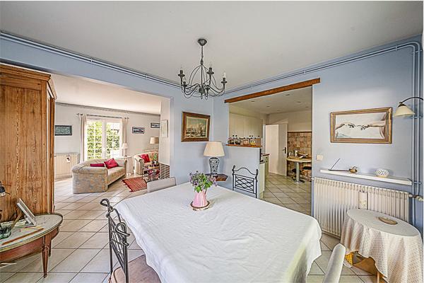 Maison Charmante maison Familiale rénovée 189m² - La Garenne - Coup de coeur ! 189.37 m²