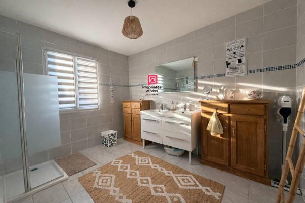 Maison Bagnols Sur Ceze 5 pièce(s) 144 m2