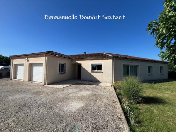Maison contemporaine de plain-pied, 4 chambres, 2 sde, 2 wc, double-garage, 2000 m² de terrain