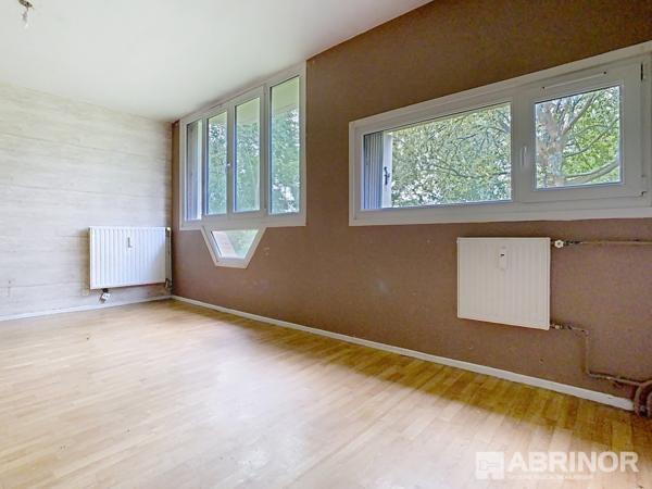 APPARTEMENT T3, EN REZ-DE-CHAUSSEE, DANS RESIDENCE SECURISEE, 2 CHAMBRES , STATIONNEMENT VILLENEUVE D ASCQ