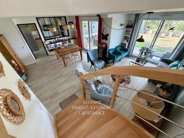 MURS ERIGNE MAISON CONTEMPORAINE DE 2019 AVEC VUE IMPRENABLE SUR LA VALLÉE(49)