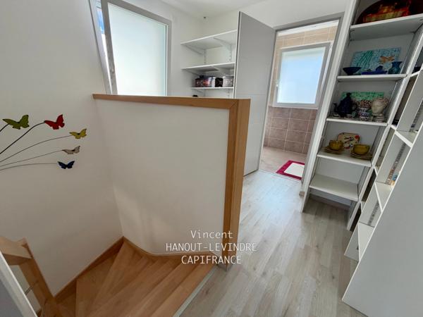 MURS ERIGNE MAISON CONTEMPORAINE DE 2019 AVEC VUE IMPRENABLE SUR LA VALLÉE(49)