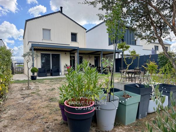MURS ERIGNE MAISON CONTEMPORAINE DE 2019 AVEC VUE IMPRENABLE SUR LA VALLÉE(49)