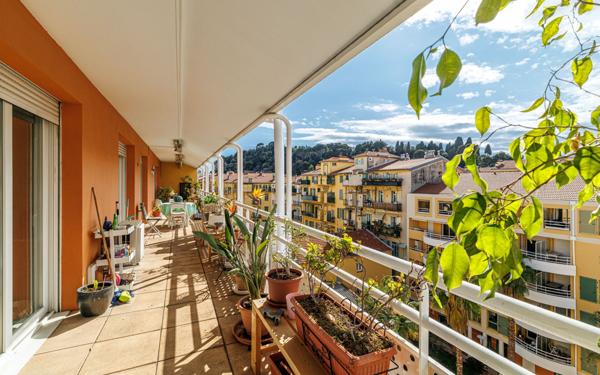 Appartement à vendre    4 pièces • 182,40 m2 Nice