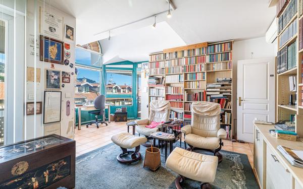 Appartement à vendre    4 pièces • 182,40 m2 Nice