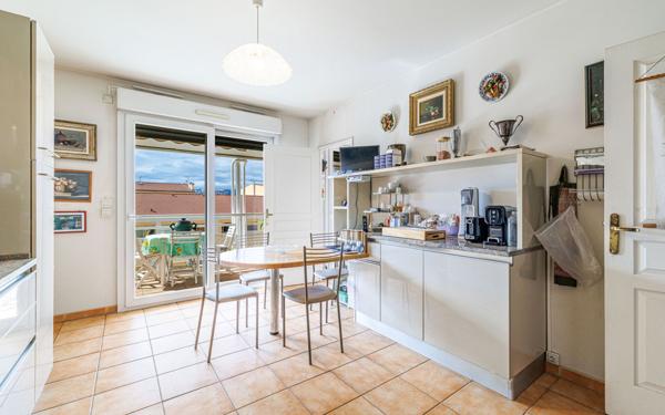 Appartement à vendre    4 pièces • 182,40 m2 Nice