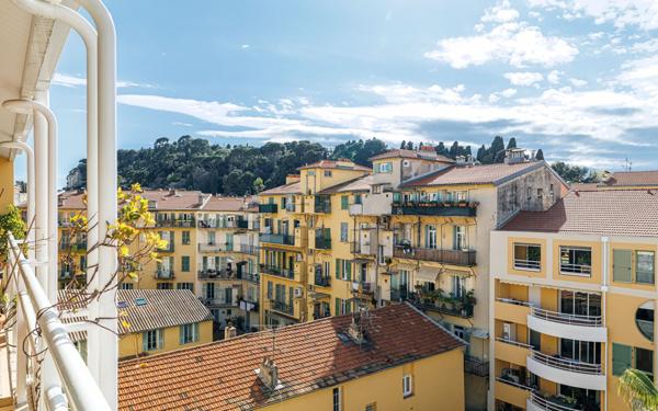 Appartement à vendre    4 pièces • 182,40 m2 Nice