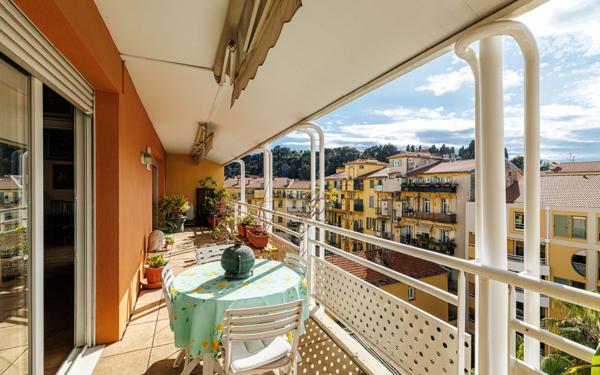 Appartement à vendre    4 pièces • 182,40 m2 Nice