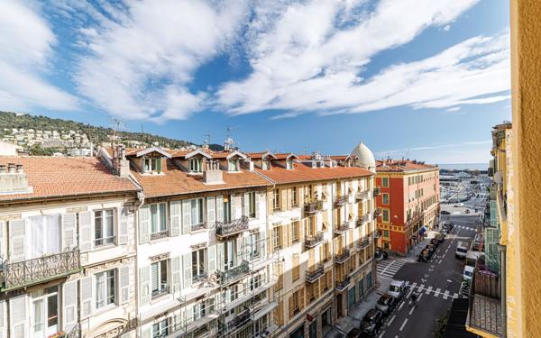 Appartement à vendre    4 pièces • 182,40 m2 Nice