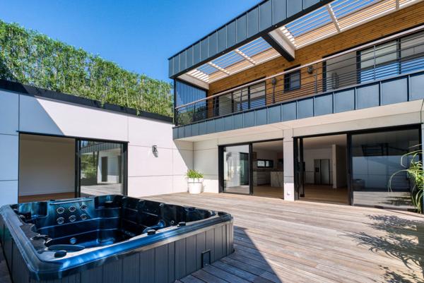 VILLA CONTEMPORAINE DE LUXE PONTAILLAC