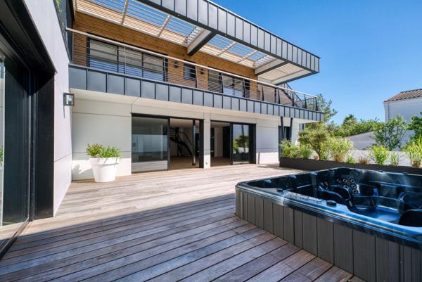 VILLA CONTEMPORAINE DE LUXE PONTAILLAC