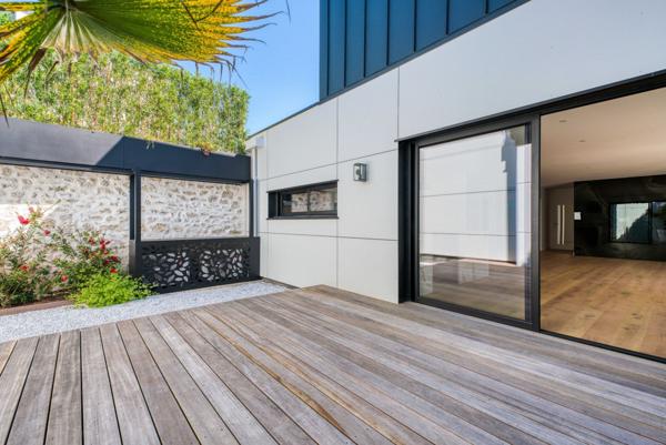 VILLA CONTEMPORAINE DE LUXE PONTAILLAC