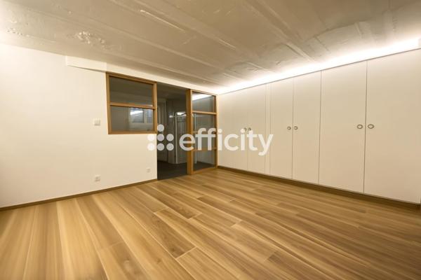 Maison
         6 pièces
        - 122 m² Bien prestige 930 000 € *