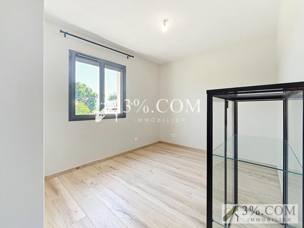 Maison
                                                                                                                                                                                                                                                                                                                        4 pièce(s)                                                                                                                                                                                                          3 chambre(s)                                                                                                                                                                                                          101.69  m²