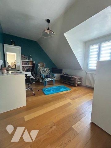 MAISON A VENDRE LES PONTS DE CE
Commerces, services, écoles, transports...
Ravissante maison ...