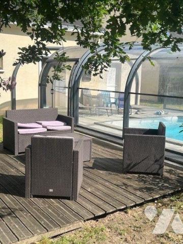 MAISON A VENDRE LES PONTS DE CE
Commerces, services, écoles, transports...
Ravissante maison ...