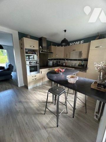 MAISON A VENDRE LES PONTS DE CE
Commerces, services, écoles, transports...
Ravissante maison ...