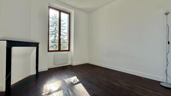 Appartement Corbeil Essonnes 2 pièce(s) 37 m2