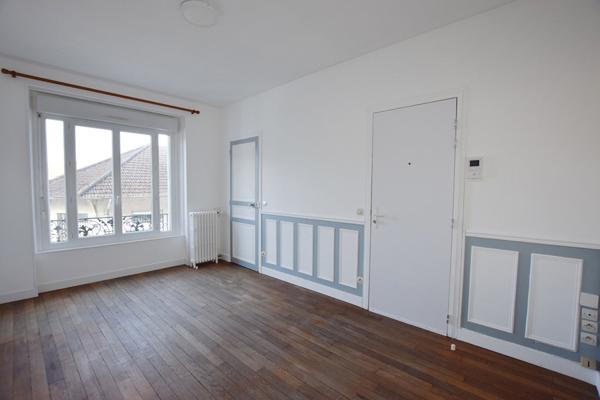 NANGIS CENTRE-VILLE, APPARTEMENT 2 PIECES 36 M² ENVIRON, 1ER ETAGE