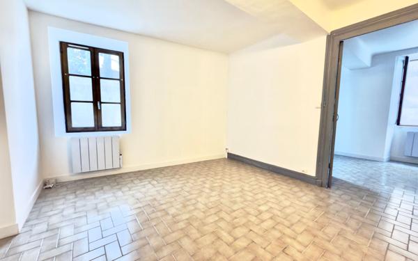 Immeuble à vendre    4 pièces • 120 m2 Montmorillon