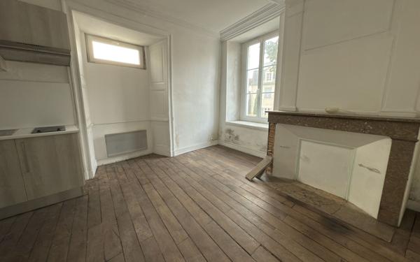 Immeuble à vendre    4 pièces • 120 m2 Montmorillon
