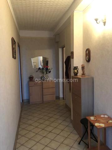 Maison de bourg de 180m2 avec 6 chambres.