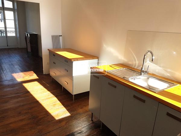 Appartement 3 pièces – 80 m² environ à Vitré (ref : 1582)