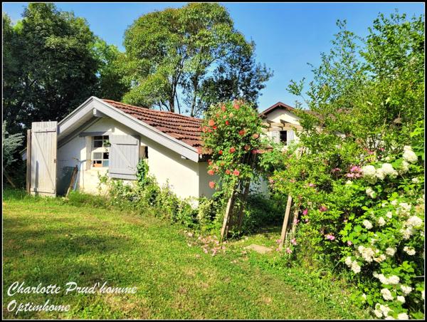 Maison avec vue et jardin arboré - 180m²