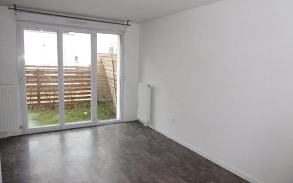 Appartement à louer    1 pièce •  Sainte-Geneviève-des-Bois