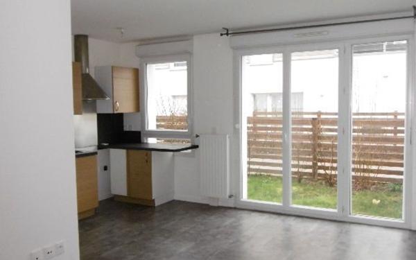 Appartement à louer    1 pièce •  Sainte-Geneviève-des-Bois