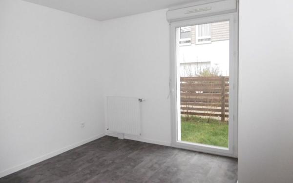 Appartement à louer    1 pièce •  Sainte-Geneviève-des-Bois