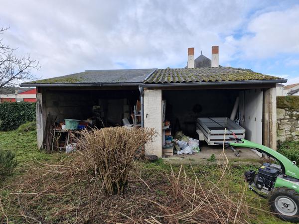 MAISON DE BOURG 4 CHAMBRES - GARAGE - JARDIN