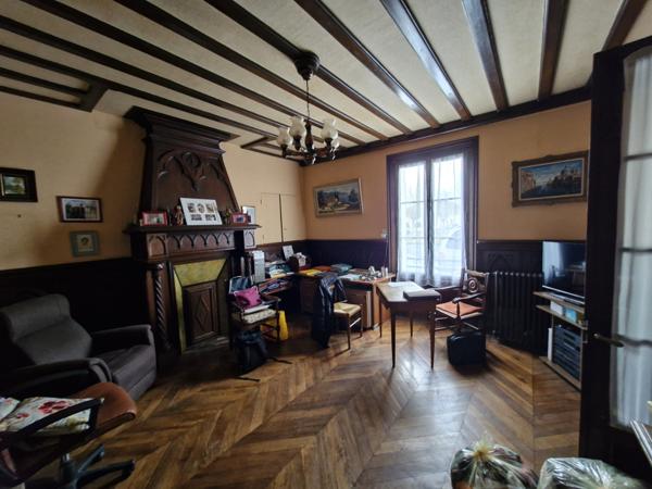 MAISON DE BOURG 4 CHAMBRES - GARAGE - JARDIN