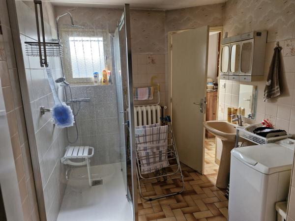 MAISON DE BOURG 4 CHAMBRES - GARAGE - JARDIN