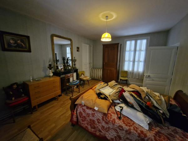 MAISON DE BOURG 4 CHAMBRES - GARAGE - JARDIN