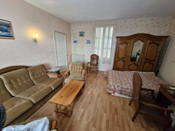 MAISON DE BOURG 4 CHAMBRES - GARAGE - JARDIN