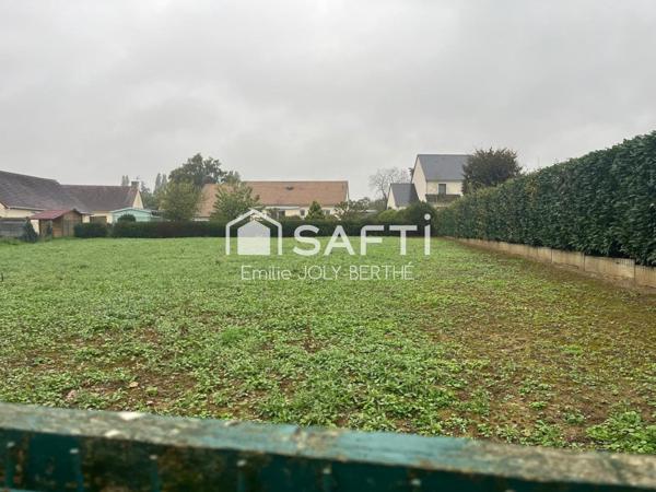 TERRAIN CONSTRUCTIBLE VIABILISE ET BORNE - SECTEUR AUVERS LE HAMON / 72300