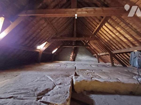 Maison proche des plages avec grand terrain.

A moins de 1 km des plages, découvrez cette cha...