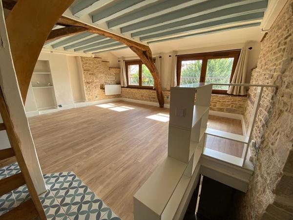 A VENDRE T2 de caractère en triplex HYPER CENTRE DIJON -45 m²