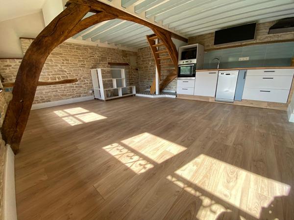 A VENDRE T2 de caractère en triplex HYPER CENTRE DIJON -45 m²