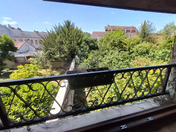 A VENDRE T2 de caractère en triplex HYPER CENTRE DIJON -45 m²