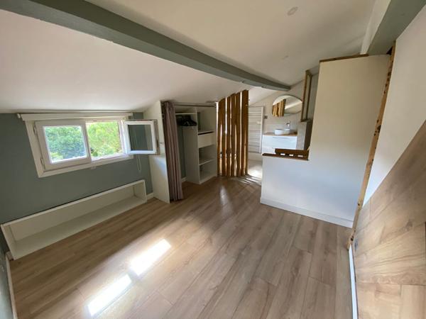 A VENDRE T2 de caractère en triplex HYPER CENTRE DIJON -45 m²